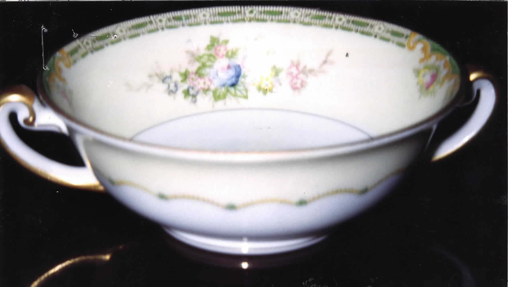 Woodbine Footed Cream Soup Bowl by Meito-1