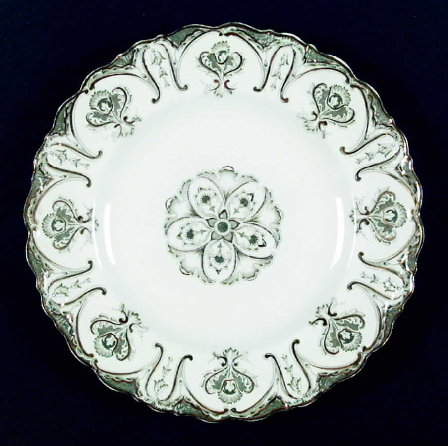Chatham Green Dinner Plate by J & G Meakin-1