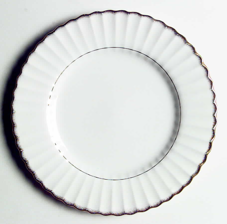 Cheltenham Gold Dinner Plate by J & G Meakin-1