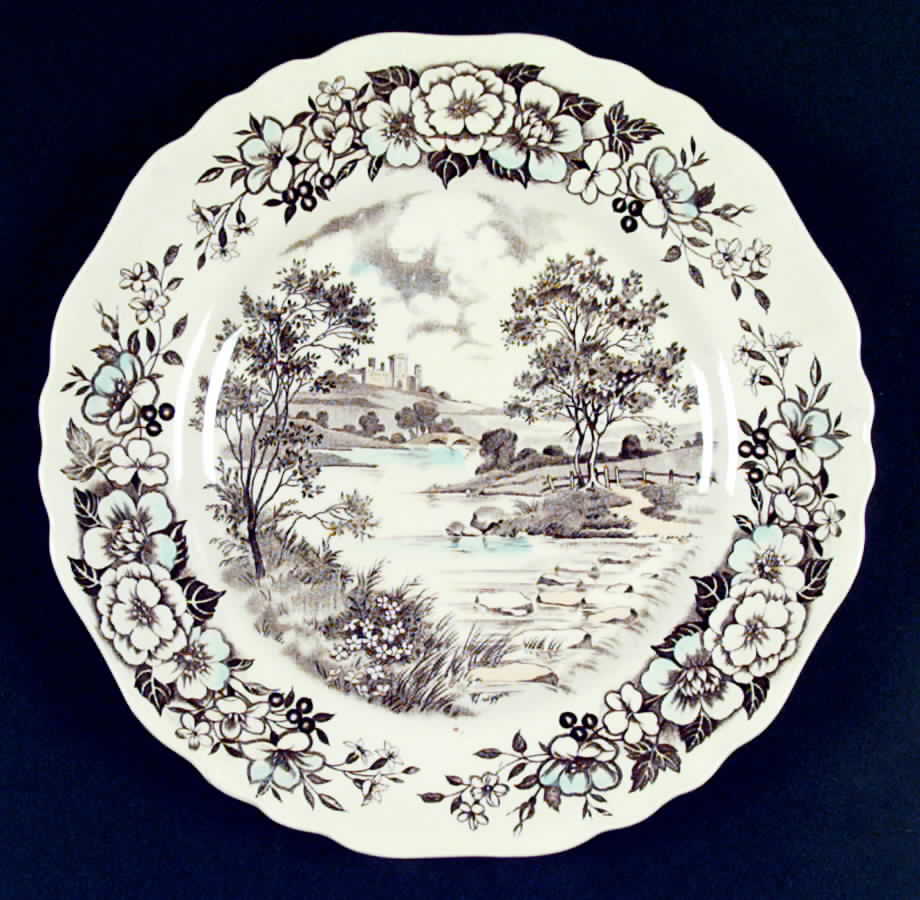 Country Life Dinner Plate by J & G Meakin-1