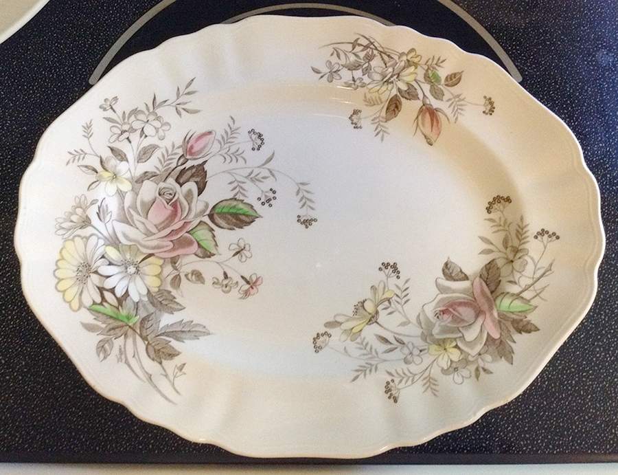 Devonshire 12" Oval Serving Platter by J & G Meakin-1