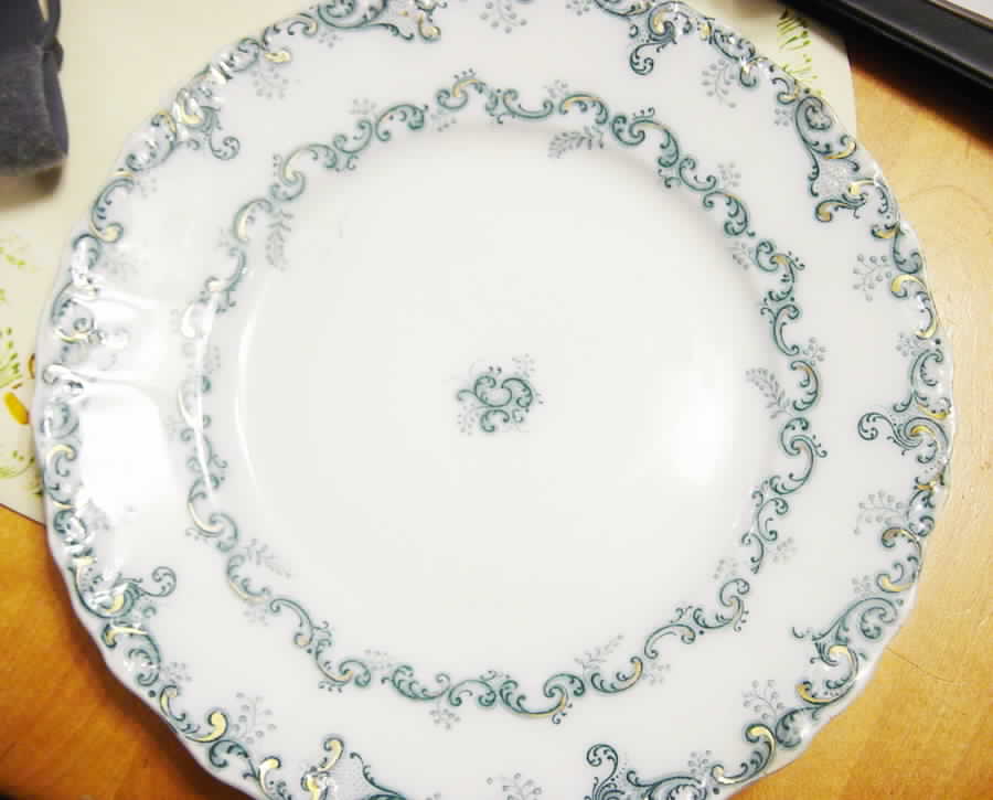 Elysee Dinner Plate by J & G Meakin-1