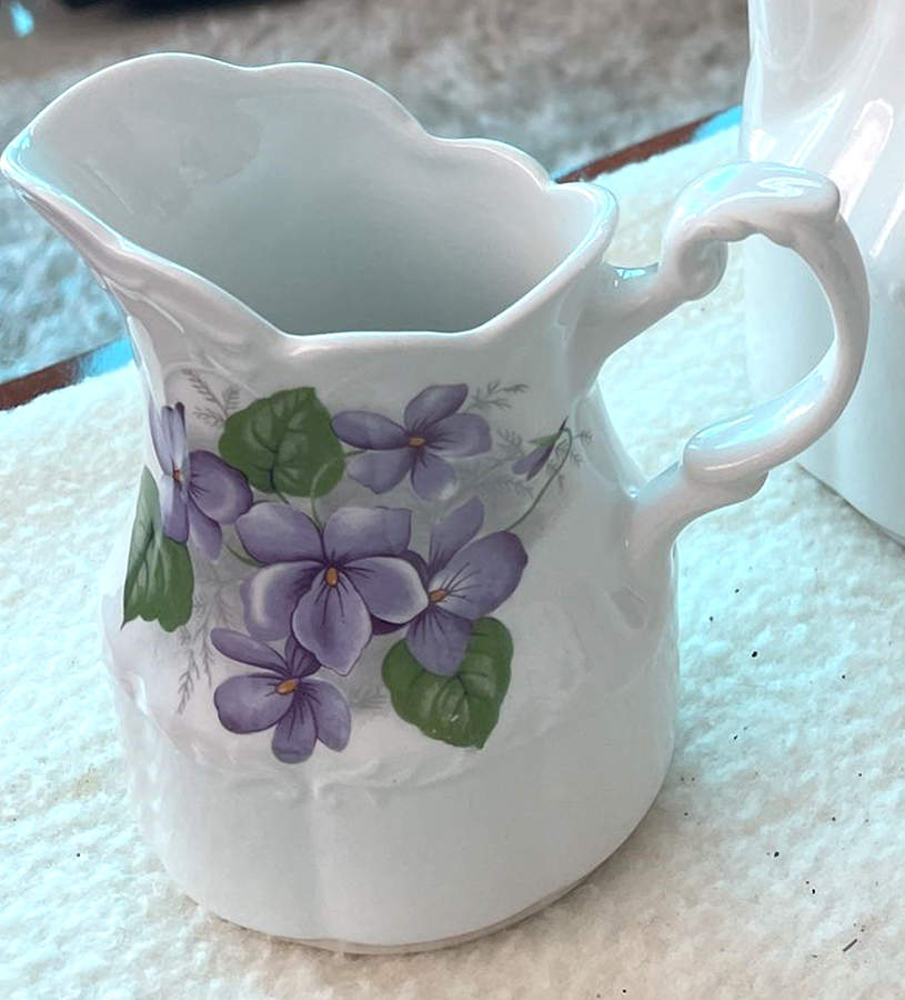 English Violets Creamer by J & G Meakin-1