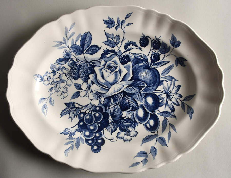 Gainsborough Blue 14" Oval Serving Platter by J & G Meakin-1