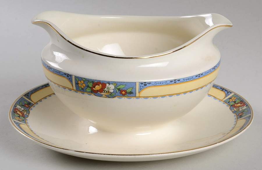 Glendale Gravy Boat with Attached Underplate by J & G Meakin-1