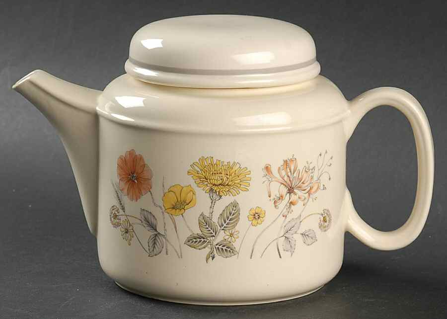 Hedgerow Teapot & Lid by J & G Meakin-1