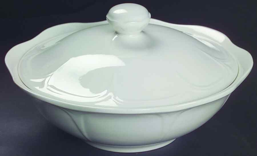 Heirloom White Round Covered Vegetable by J & G Meakin-1