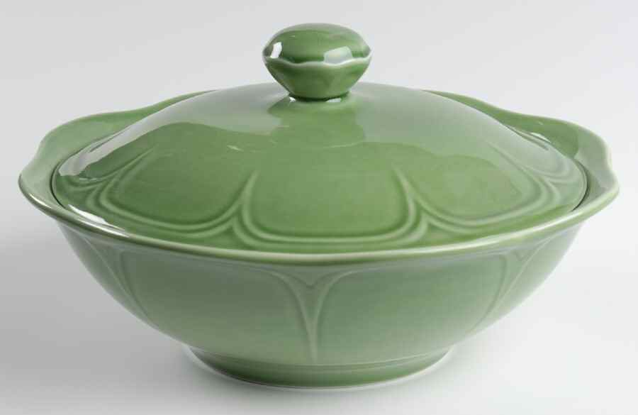 Heirloom Green Round Covered Vegetable by J & G Meakin-1
