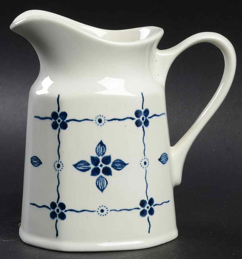 Homespun Blue Creamer by J & G Meakin-1