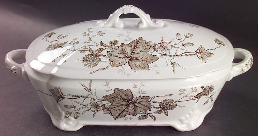 Ivy Rectangular Covered Vegetable by J & G Meakin-1