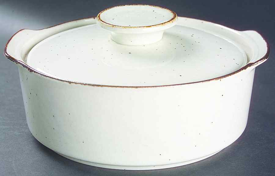 Lifestyle 1.5 Qt Round Covered Casserole by J & G Meakin-1