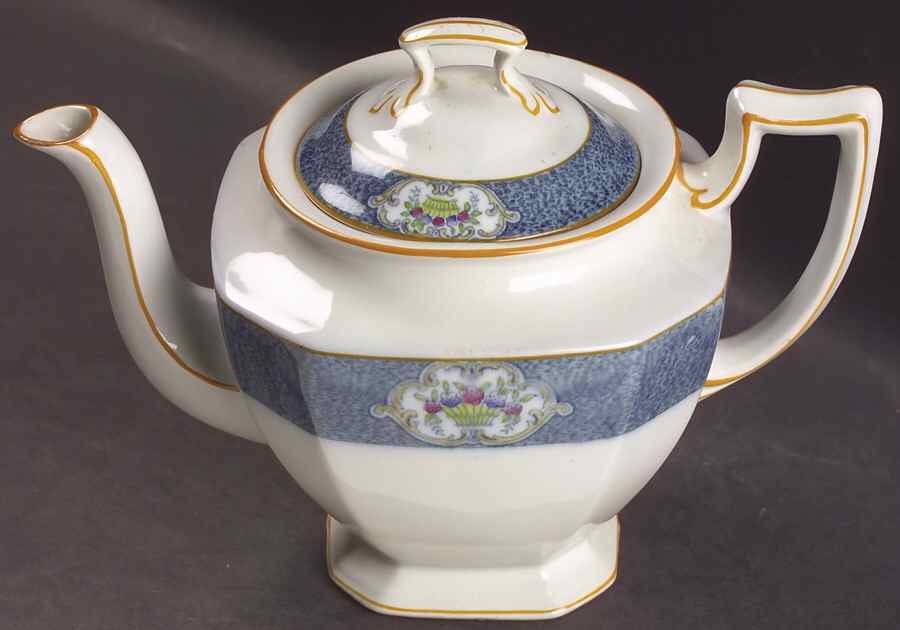 Newark (Blue On White) Teapot & Lid by J & G Meakin-1
