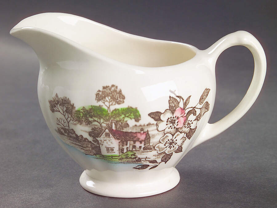 OLDE AVON DALE (MULTICOLOR, NO YELLOW) Creamer by J & G Meakin-1