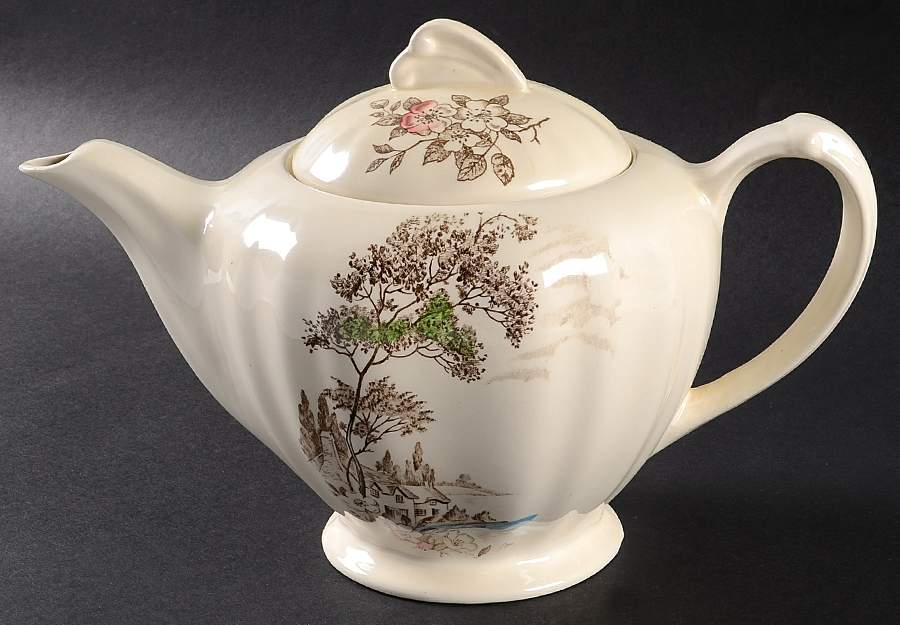 OLDE AVON DALE (MULTICOLOR, NO YELLOW) Teapot & Lid by J & G Meakin-1
