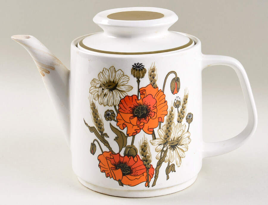 Poppy Teapot & Lid by J & G Meakin-1