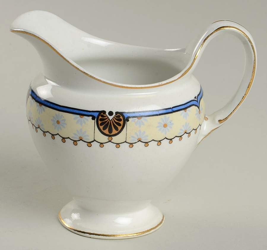 Radiant Creamer by J & G Meakin-1