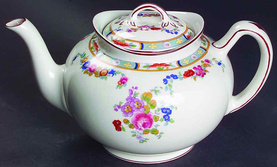 Richmond (White Background) Teapot & Lid by J & G Meakin-1