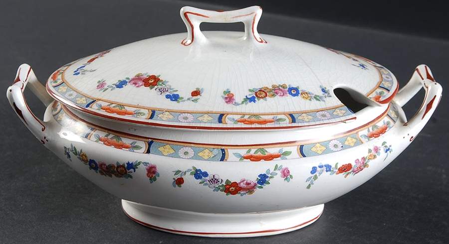 Richmond (White Background) Sauce Boat & Lid by J & G Meakin-1