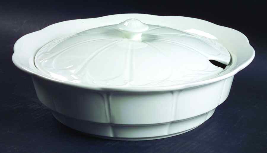 Sterling Colonial Tureen &  Lid by J & G Meakin-1