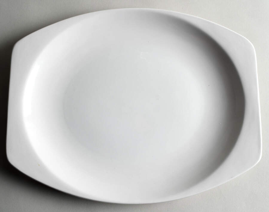Studio 13" Oval Serving Platter by J & G Meakin-1
