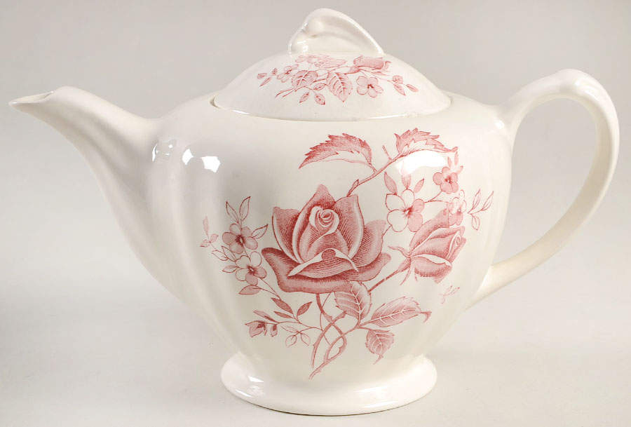 Tudor Roses Pink (Semi Scalloped, Cream Bckgrnd) Teapot & Lid by J & G Meakin-1