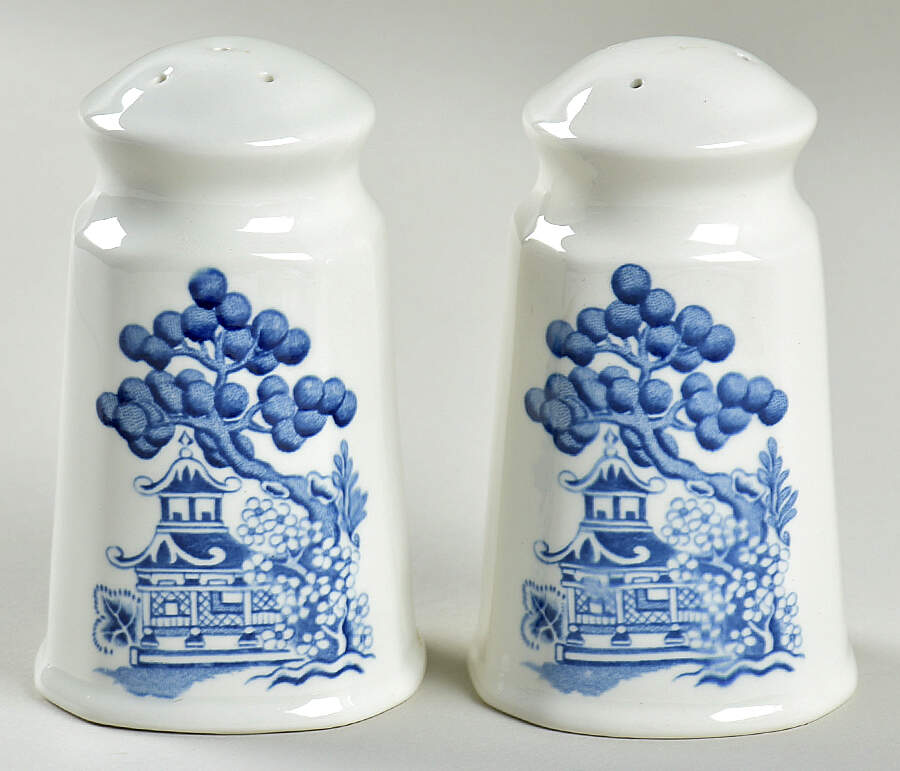 Willow Blue Salt & Pepper Set by J & G Meakin-1
