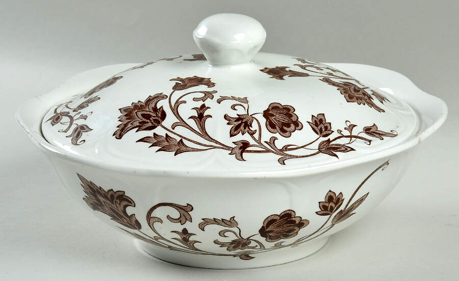 Windsong Dark Brown Round Covered Vegetable by J & G Meakin-1