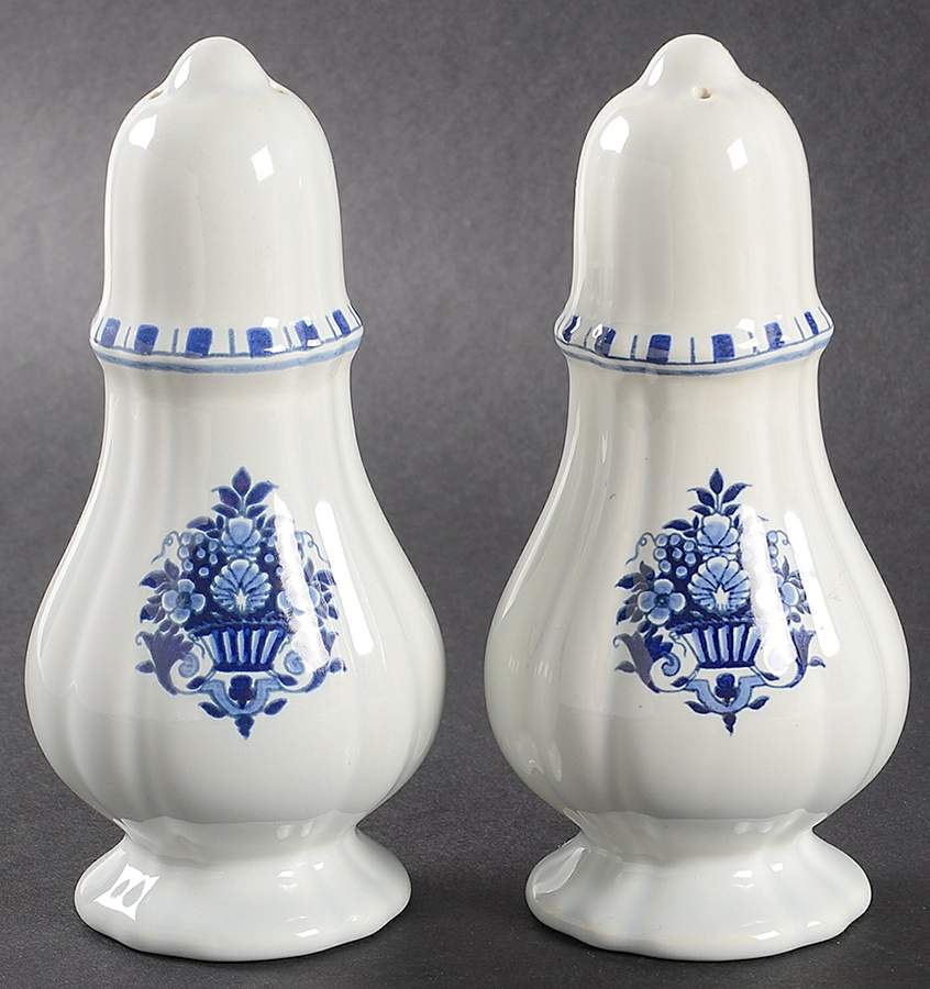 Antique Blue Salt & Pepper Set by Metlox - Poppytrail - Vernon-1