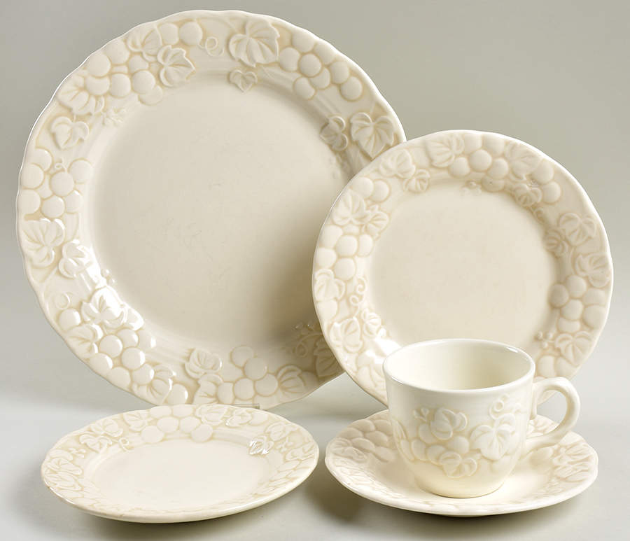 Antique Grape White 5 Piece Place Setting by Metlox - Poppytrail - Vernon-1