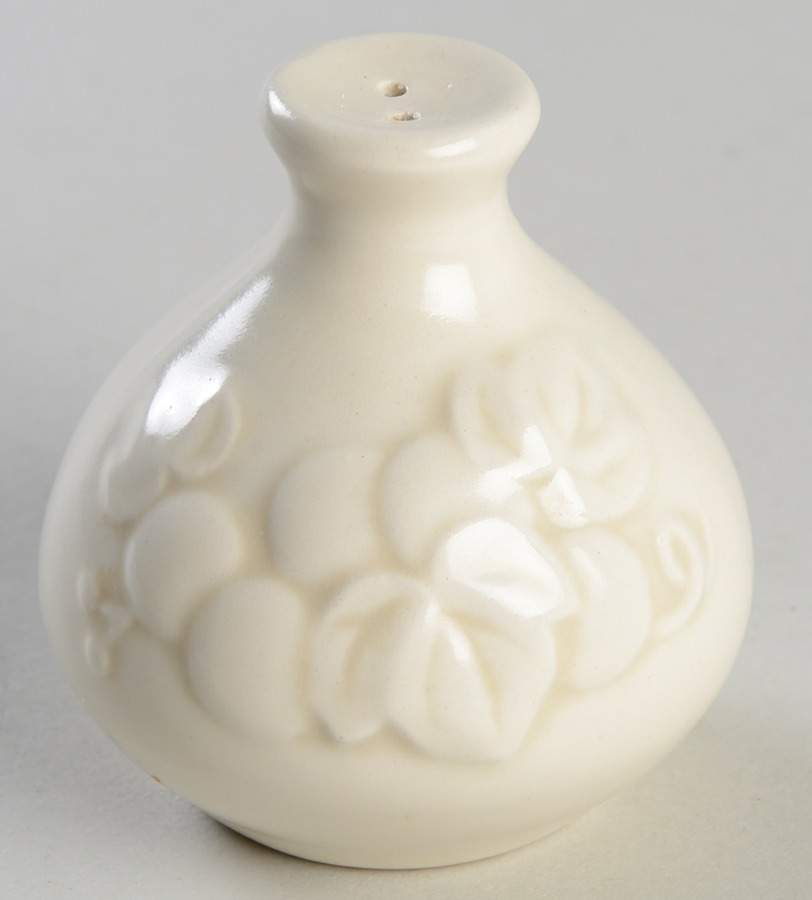 Antique Grape White Pepper Shaker by Metlox - Poppytrail - Vernon-1