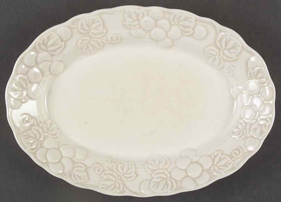 Antique Grape White 9" Oval Serving Platter by Metlox - Poppytrail - Vernon-1