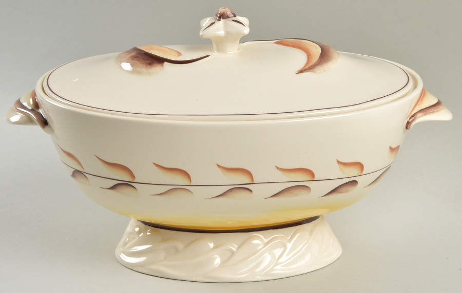 Arcadia Oval Covered Vegetable by Metlox - Poppytrail - Vernon-1