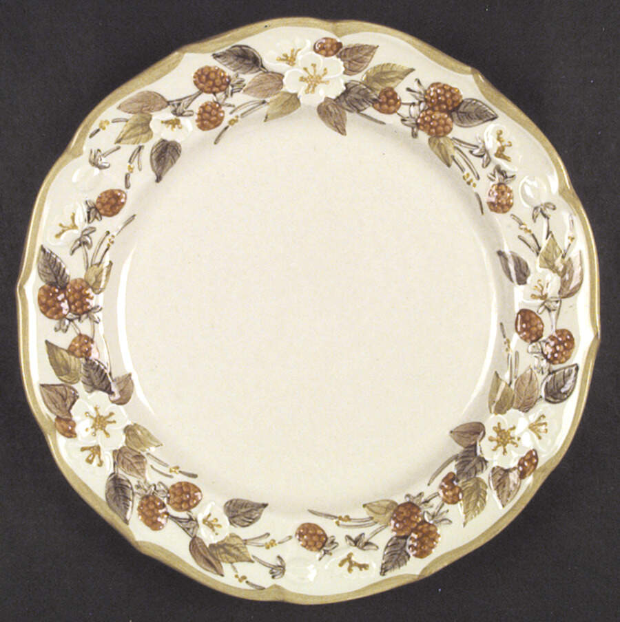 Autumn Berry Dinner Plate by Metlox - Poppytrail - Vernon-1