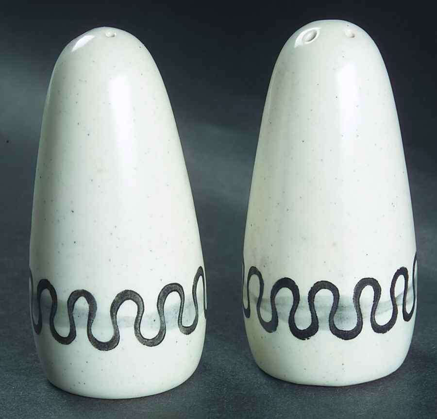 Aztec Salt & Pepper Set by Metlox - Poppytrail - Vernon-1