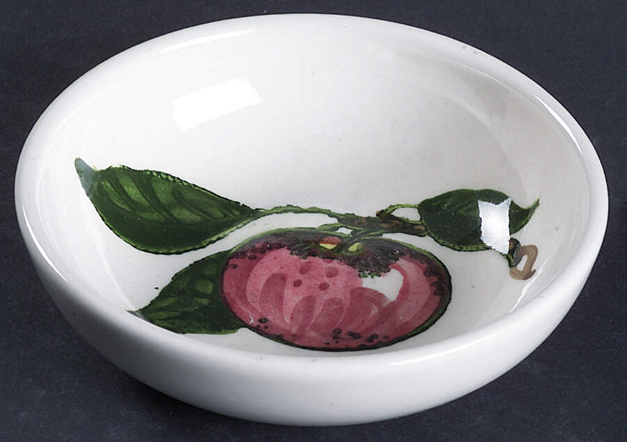 California Apple Fruit/Dessert (Sauce) Bowl by Metlox - Poppytrail - Vernon-1