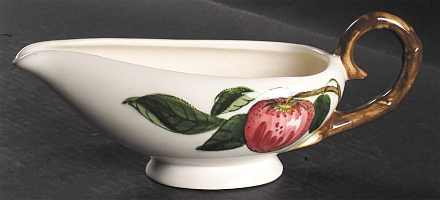 California Apple Gravy Boat by Metlox - Poppytrail - Vernon-1