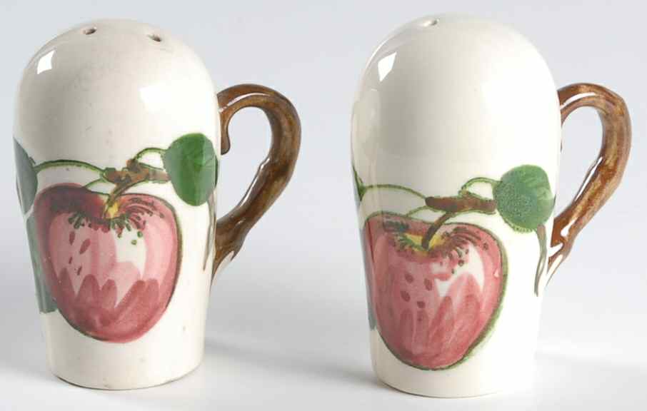 California Apple Salt & Pepper Set by Metlox - Poppytrail - Vernon-1