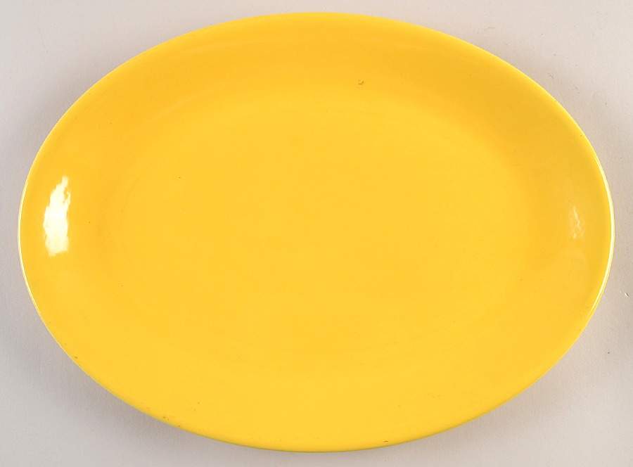 Casual California Yellow 13" Oval Serving Platter by Metlox - Poppytrail - Vernon-1
