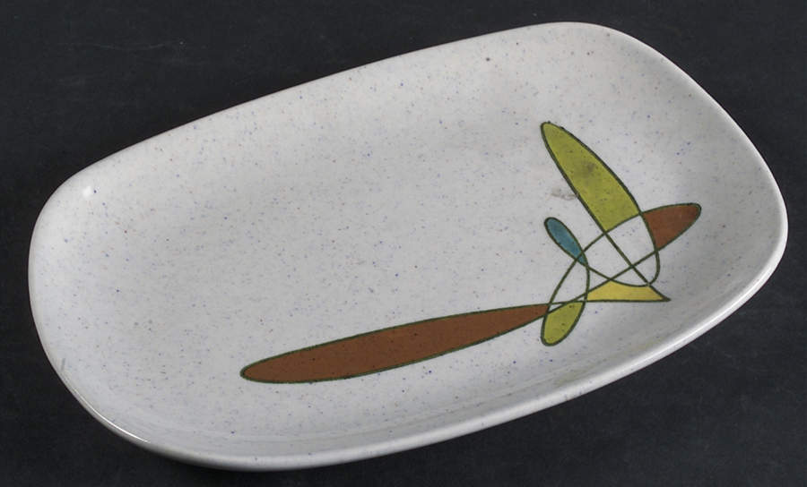 California Free Form 9" Oval Serving Platter by Metlox - Poppytrail - Vernon-1