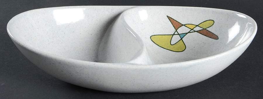 California Free Form 11" Oval Divided Vegetable Bowl by Metlox - Poppytrail - Vernon-1