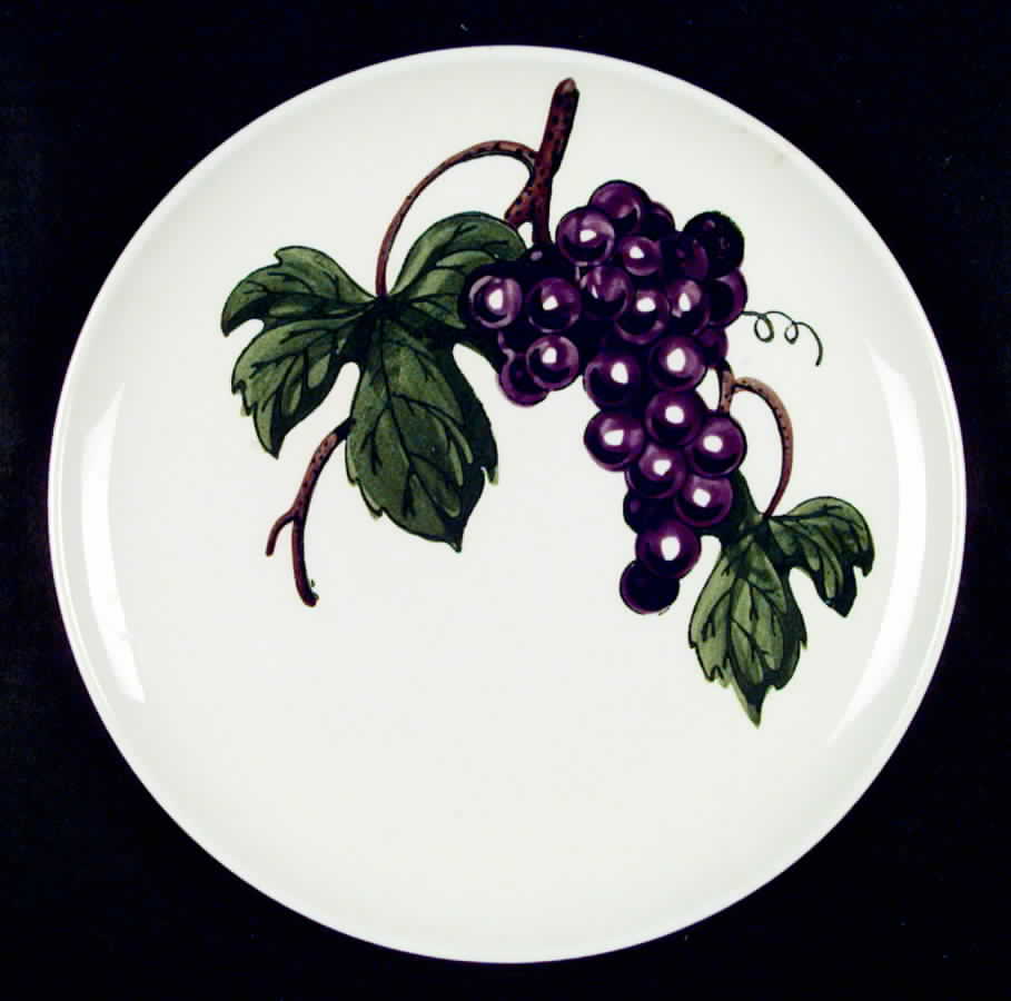 California Fruit Dinner Plate by Metlox - Poppytrail - Vernon-1
