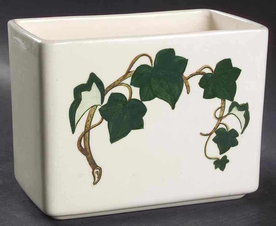 California Ivy Extra Large Planter by Metlox - Poppytrail - Vernon-1