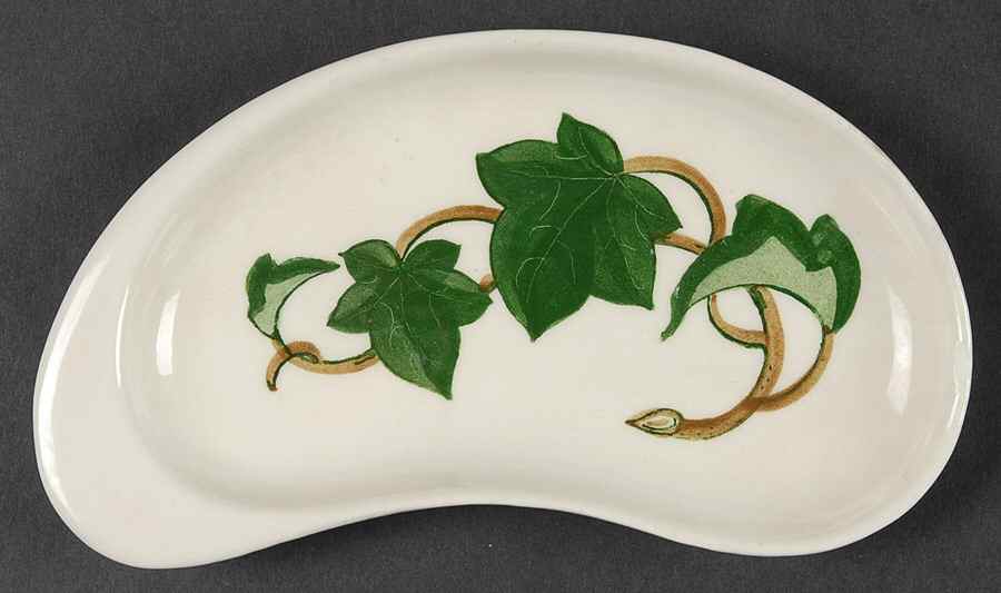 California Ivy Crescent Salad Plate by Metlox - Poppytrail - Vernon-1
