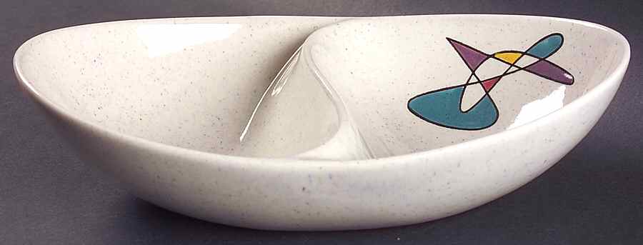 California Mobile 11" Oval Divided Vegetable Bowl by Metlox - Poppytrail - Vernon-1