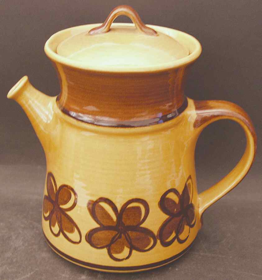 Carmel Coffee Pot & Lid by Metlox - Poppytrail - Vernon-1