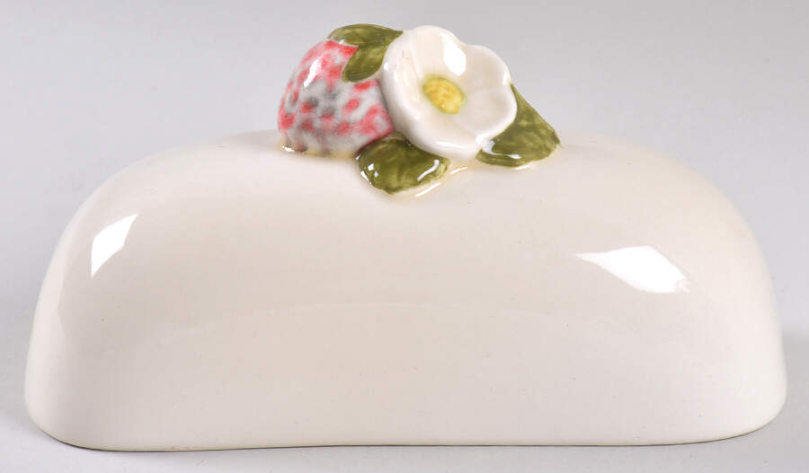California Strawberry Lid for 1/4 Lb Butter by Metlox - Poppytrail - Vernon-1