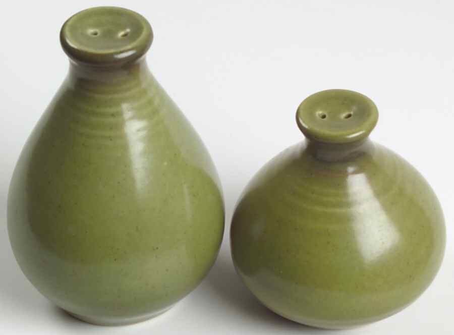 California Strawberry Salt & Pepper Set by Metlox - Poppytrail - Vernon-1