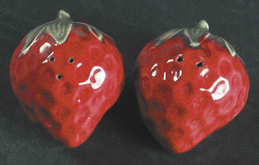 California Strawberry Figural Salt & Pepper Set by Metlox - Poppytrail - Vernon-1