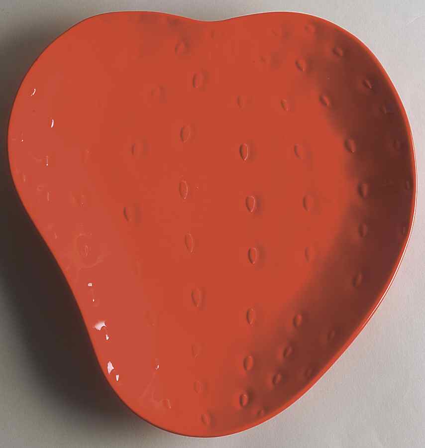 California Strawberry 9" Strawberry Shaped Plate by Metlox - Poppytrail - Vernon-1