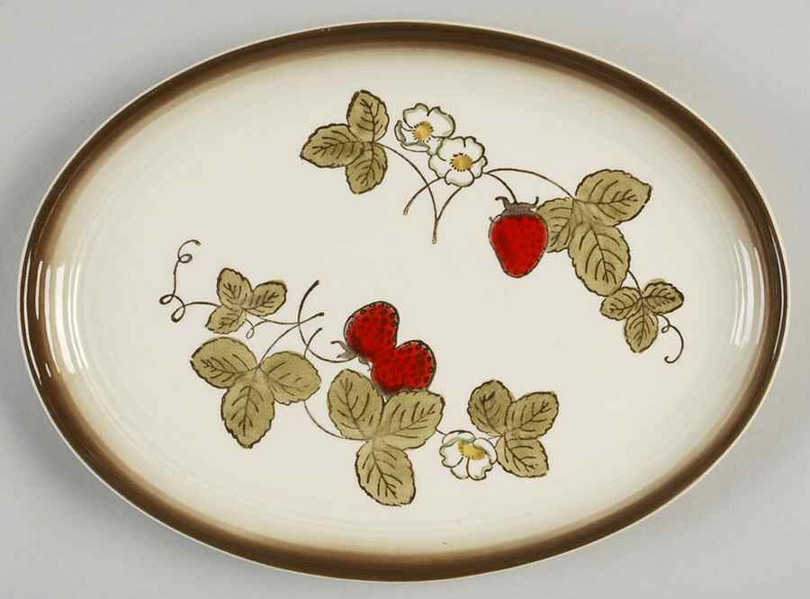 California Strawberry 11" Oval Serving Platter by Metlox - Poppytrail - Vernon-1